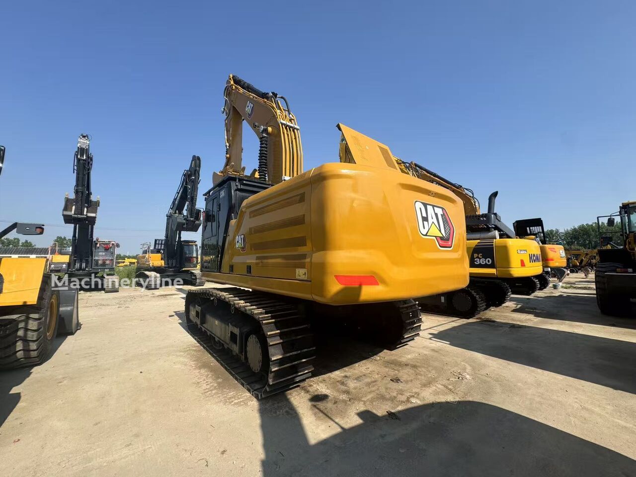 CAT Backhoe Loader